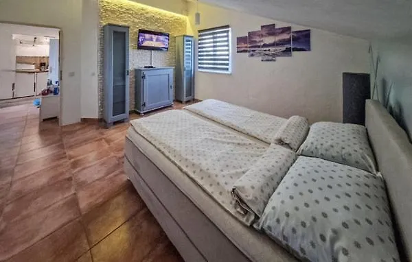 Family Holiday House Petric Loborika Villa