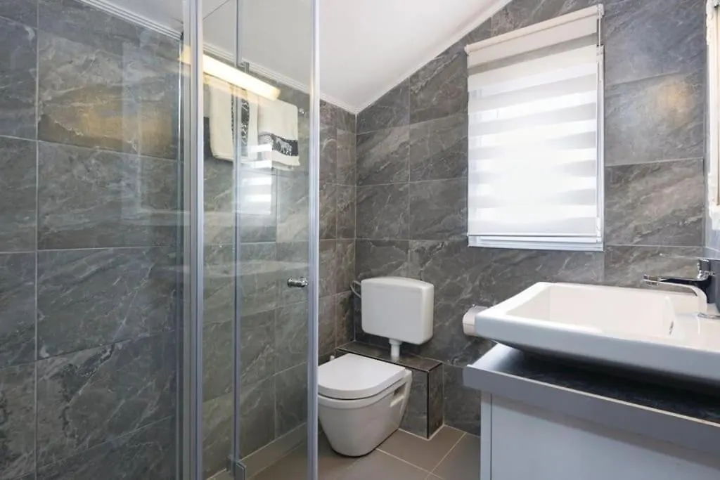 Family Holiday House Petric Loborika Villa