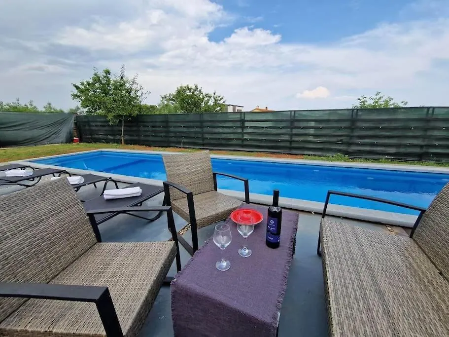Villa Family Holiday House Petric Loborika